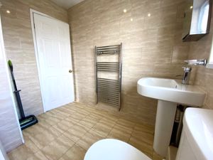 Family Bathroom- click for photo gallery